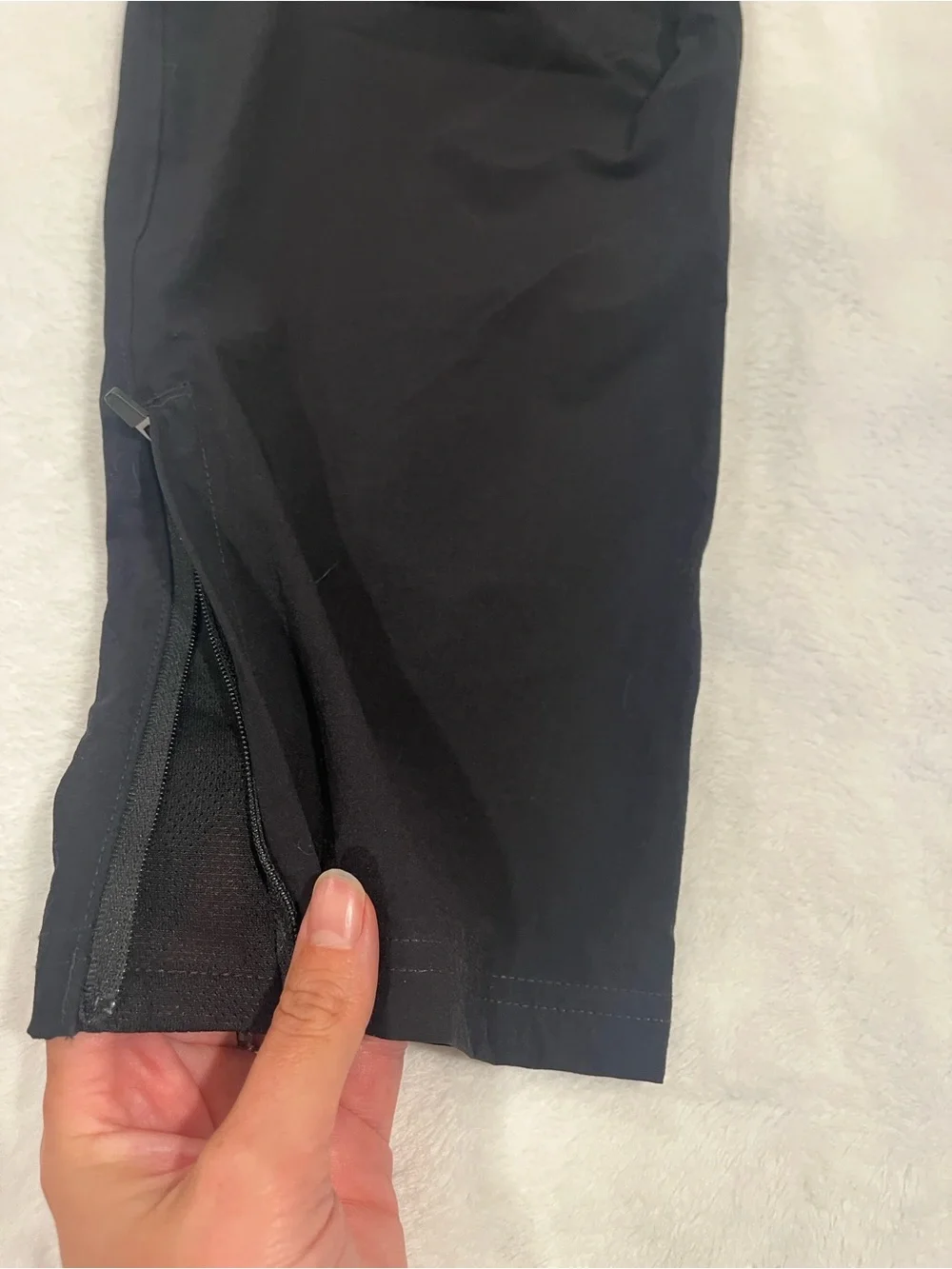 NWT American Eagle 24/7 Training Jogger - Size Medium - Black - Picture 4 of 10